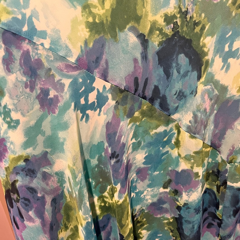 - Sleeveless watercolor womens dress. Size 20wHas a light blue under dress… - Picture 8 of 9